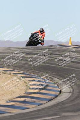 media/Dec-01-2025-Moto Forza (Mon) [[2daa91e15f]]/2-Intermediate Group/Session 2 (Turns 9 and 10)/